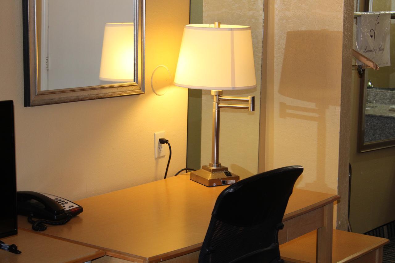 The Executive Inn & Suites Amarillo Dış mekan fotoğraf